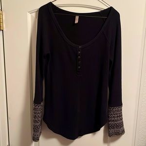 Free people alpine cuff size medium. Great condition.